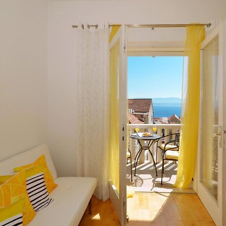 Apartments Newway Bol Bagian luar foto