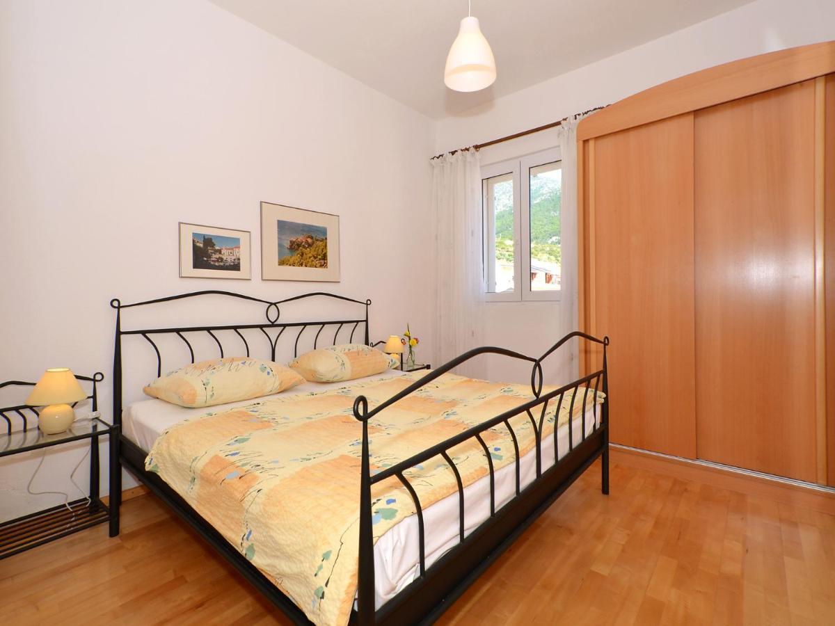 Apartments Newway Bol Bagian luar foto