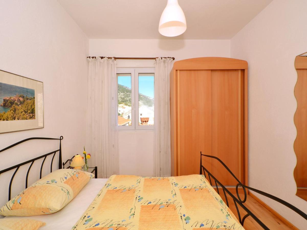 Apartments Newway Bol Bagian luar foto