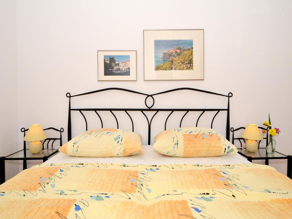 Apartments Newway Bol Bagian luar foto