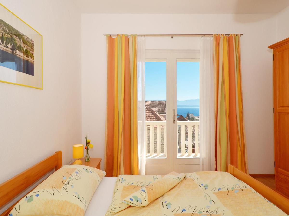 Apartments Newway Bol Bagian luar foto